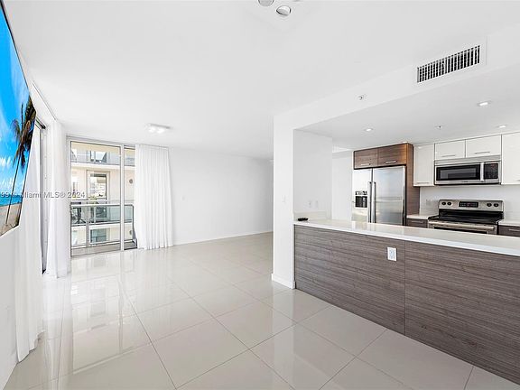 4th image of 9902 E Bay Harbor Dr