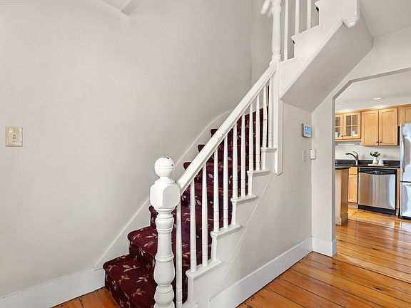 3rd image of 6 Elmwood Rd