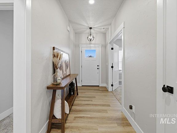 3rd image of 103 Ash St