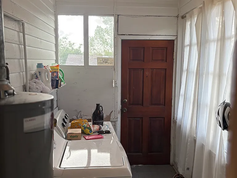 2034 Broadway St — Photo 14
