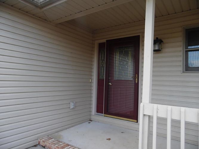 1st image of 275 Lakewood Dr