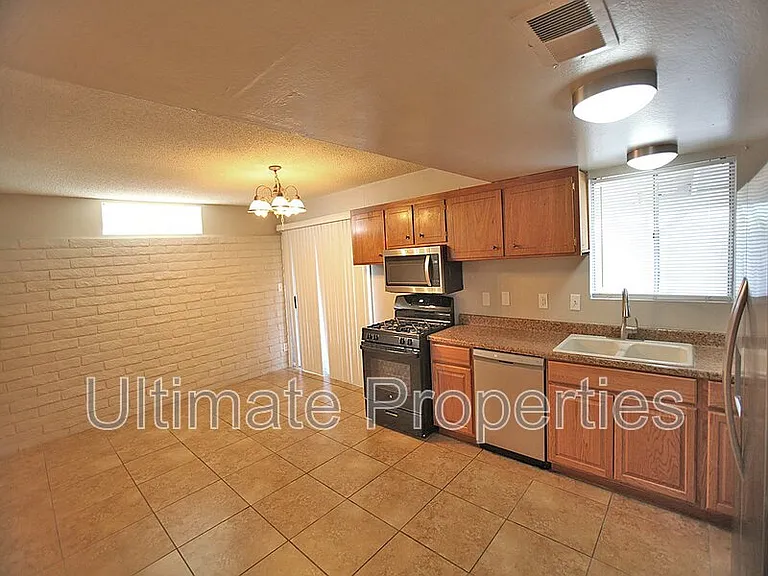 3702 E Altadena Ave — Photo 5