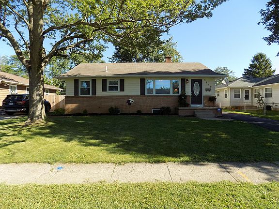 2nd image of 2810 Dennis Ln