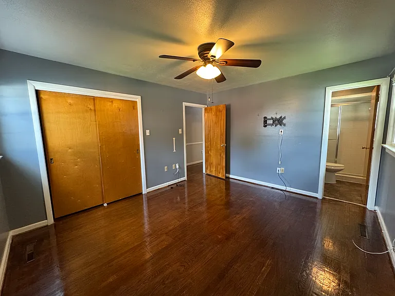 117 Southerland Dr — Photo 12