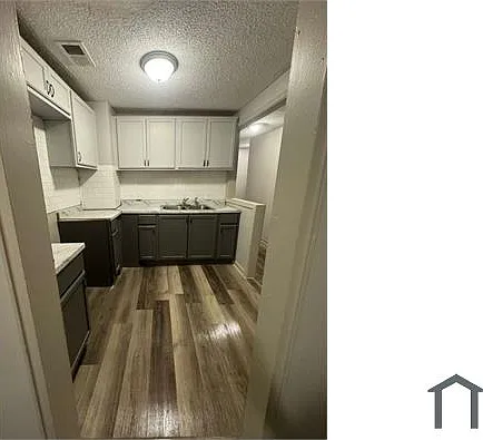 1866 Kansas St — Photo 22