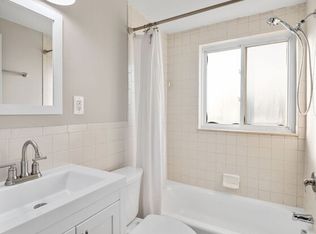 Donovan Townhomes, South Lyon, MI 48178