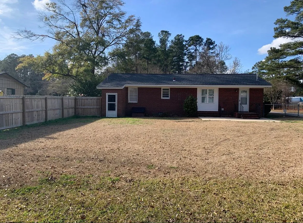 3 bed, 1104 sqft, $1,395 — Photo 4
