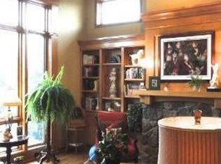 11 Hawthorne Ct, North Oaks, MN 55127