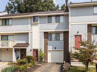 608 Deer Watch Rd, Bridgeville, PA 15017