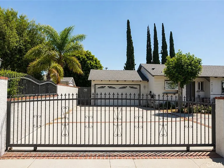 10120 Dempsey Ave — Photo 3