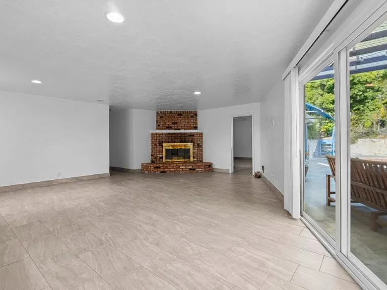 608 N Rios Ave — Photo 60