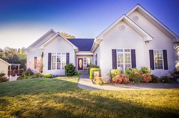 1st image of 106 Royal Oaks Dr