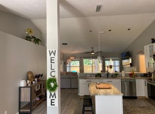 613 SE Stow Ter, Pt Saint Lucie, FL 34984