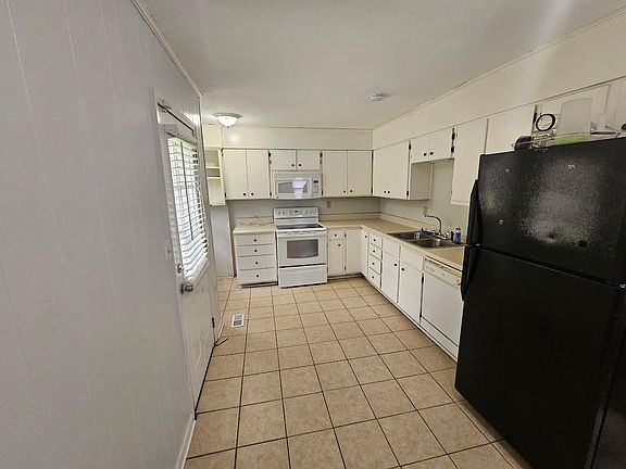 3rd image of 1707 21st Ave E