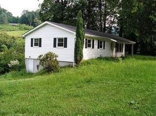 827 Mountain Dale Rd, Vilas, NC 28692