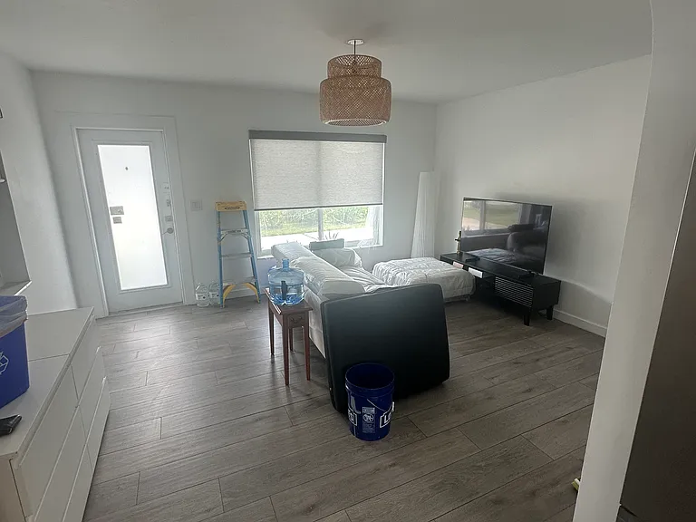 2304 SE 13th Ct — Photo 2