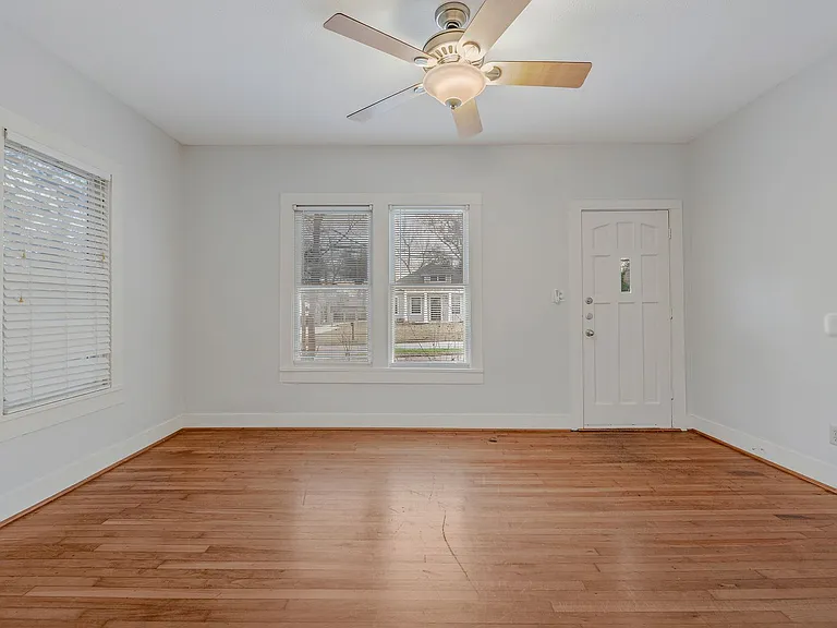 304 N Haswell Dr — Photo 4