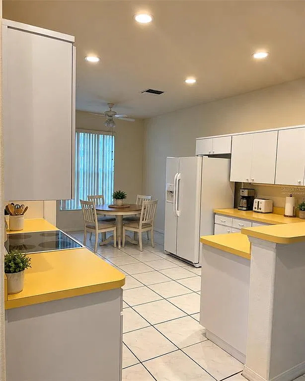 3 bed, 2.0 bath, 2056 sqft, $4,000 — Photo 4