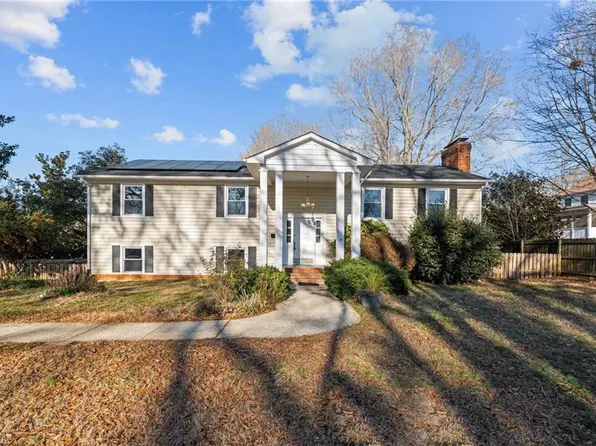 2909 Armfield Ave, Burlington, NC 27215