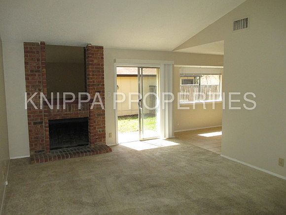 1st image of 1425 W Braker Ln