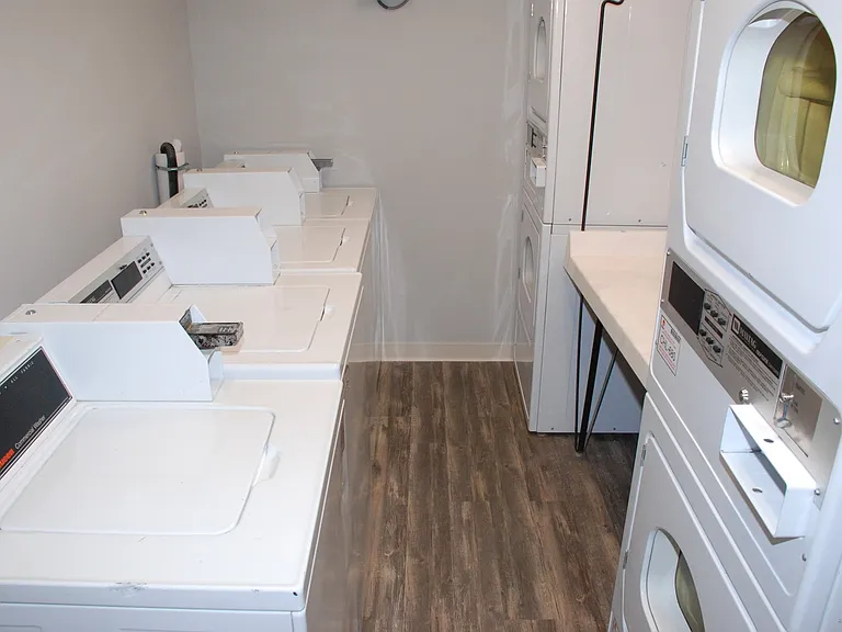 330 Rose Street — Photo 22