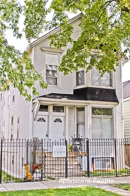 1st image of 1739 N Francisco Ave #Gdn
