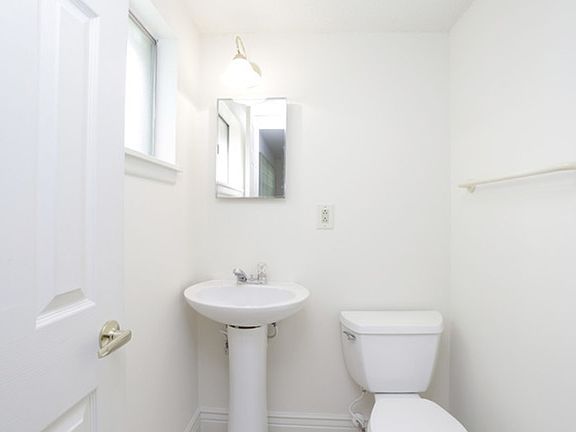 5th image of 1017 Francis Dr #2