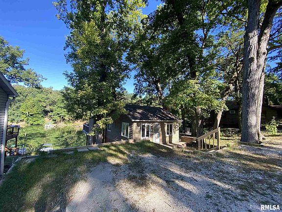 2nd image of 1034 Island Ln