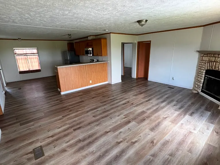 5410 Highway 467 — Photo 3