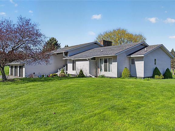 3rd image of 399 Hinman Rd