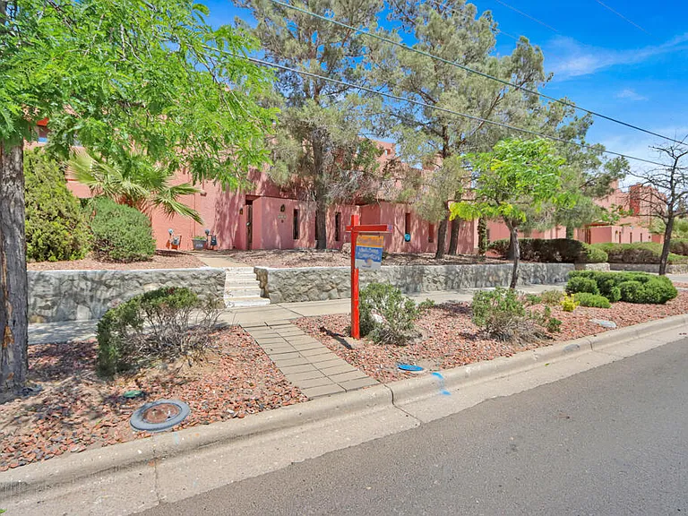 730 N Resler Dr #B — Photo 3