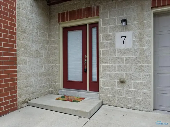 145 S Saint Clair St, Toledo, OH 43604