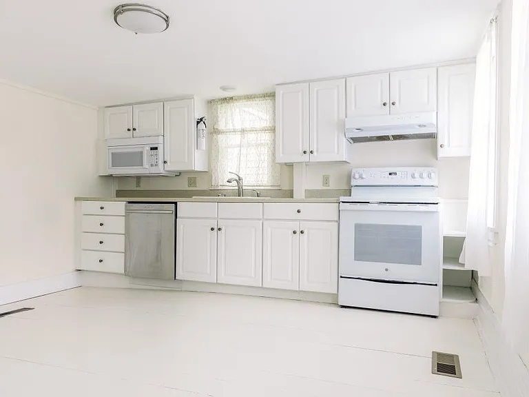 306 Mountain St #2 — Photo 5