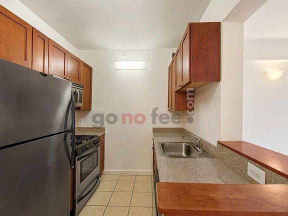 4th image of 444 Manhattan Ave APT 6H