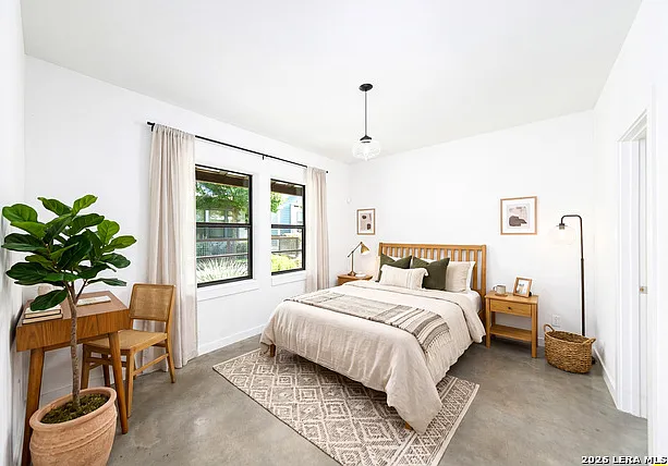1150 N Olive St — Photo 10