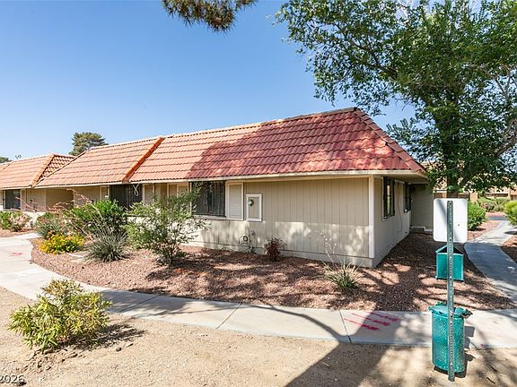 2nd image of 2556 Paradise Village Way