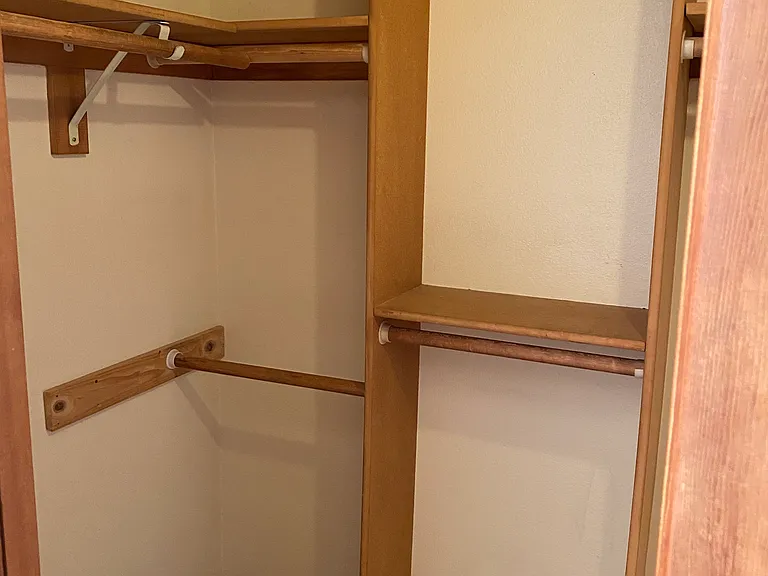 2558 Troy Ct — Photo 16