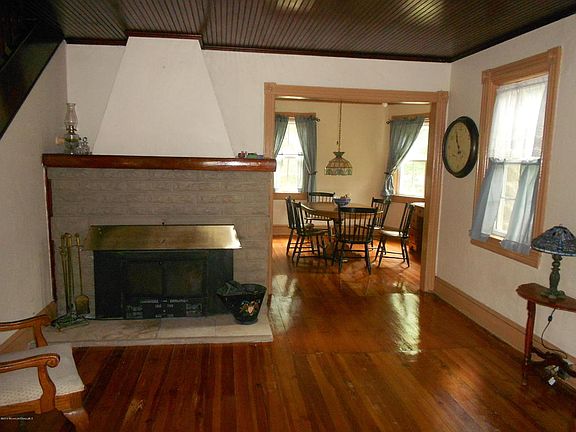 5th image of 108 Cedar Ave