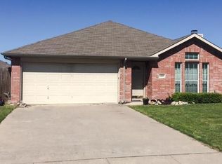 1409 Embercrest Dr, Midlothian, TX 76065