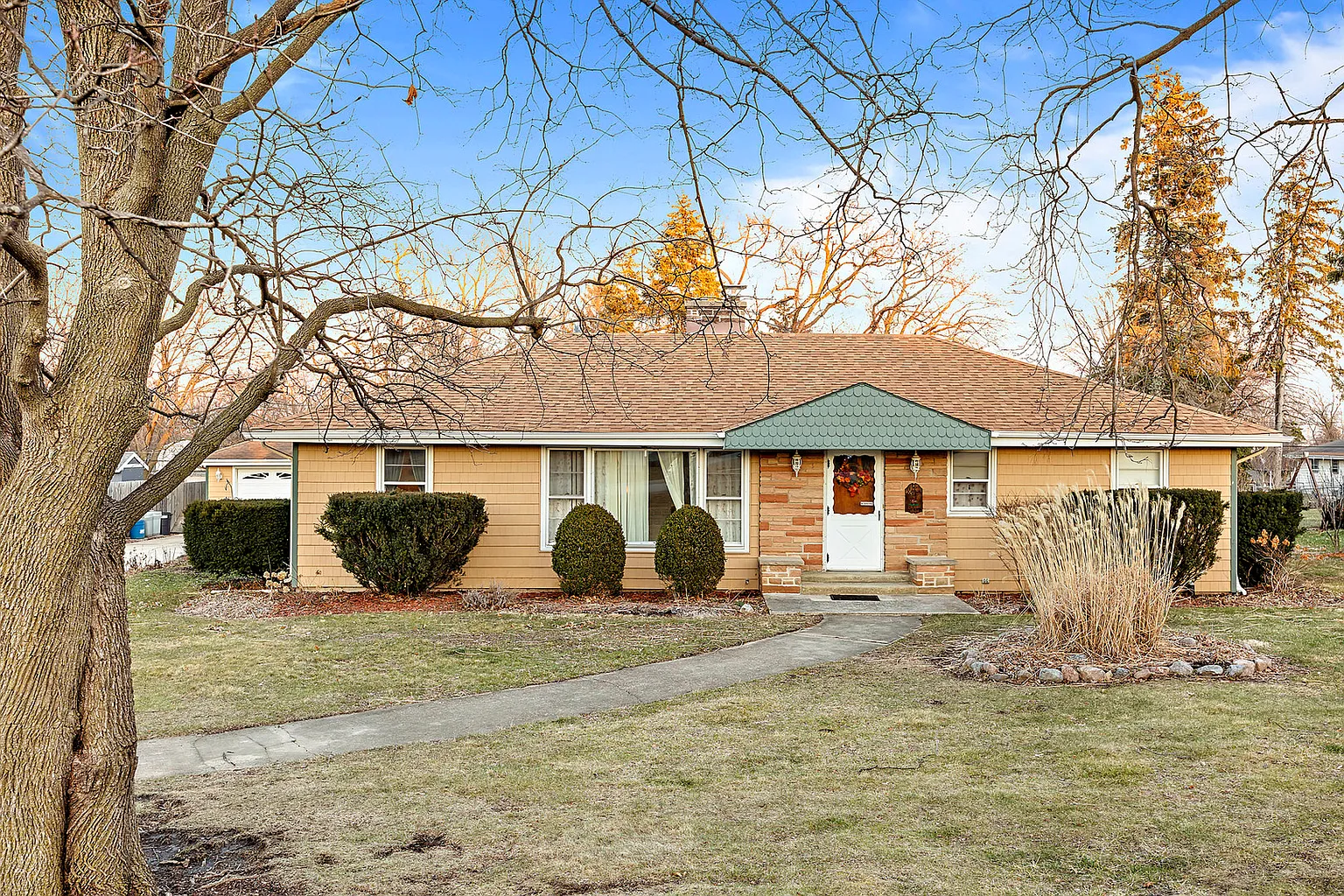2N111 Diane Ave photo 1