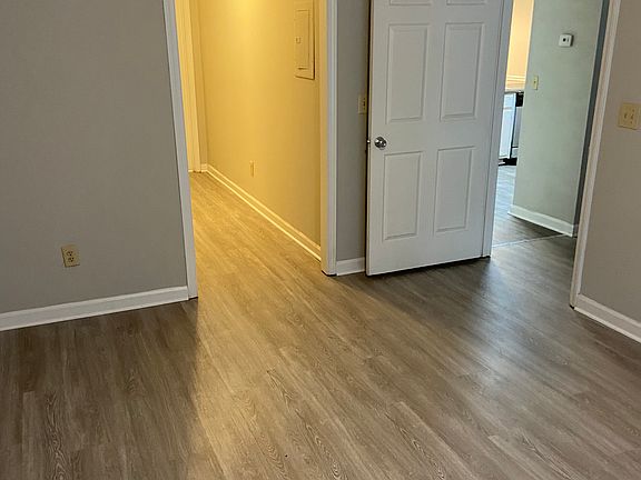 3rd image of 2068-2074 Oakwood Dr