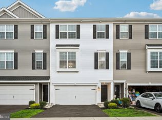 206 Pond View Ct, Quakertown, PA 18951