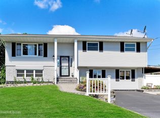 28 Balin Ave, South Setauket, NY 11720