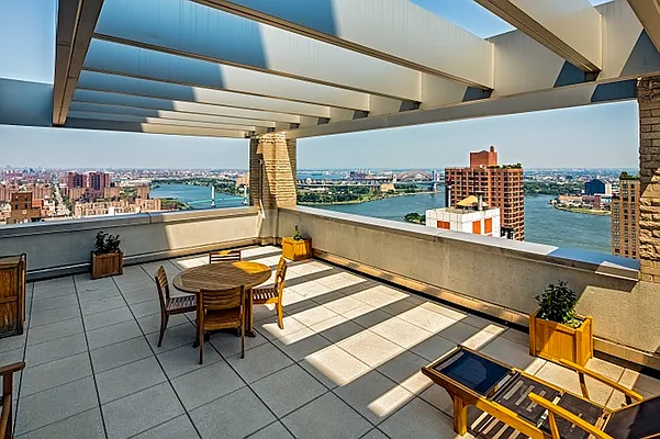 Sold by Corcoran | media 22