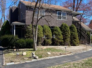 10 Sequassen Rd #B, Farmington, CT 06032
