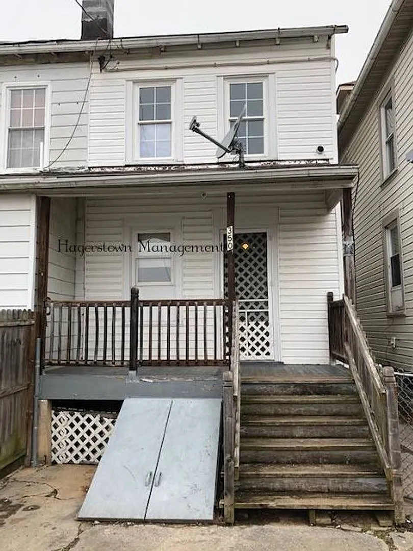 VERY Nice 2 Bedroom on Central Ave — Photo 2