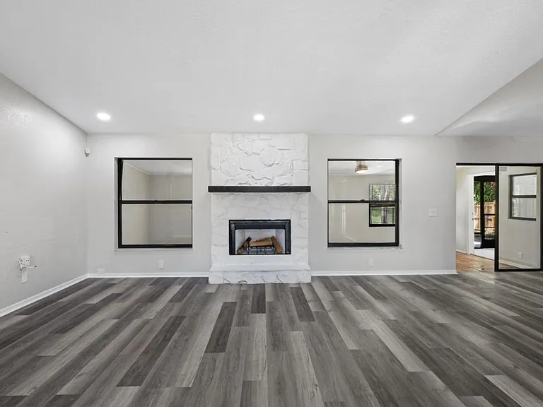 2024 SW Monterrey Ln — Photo 6