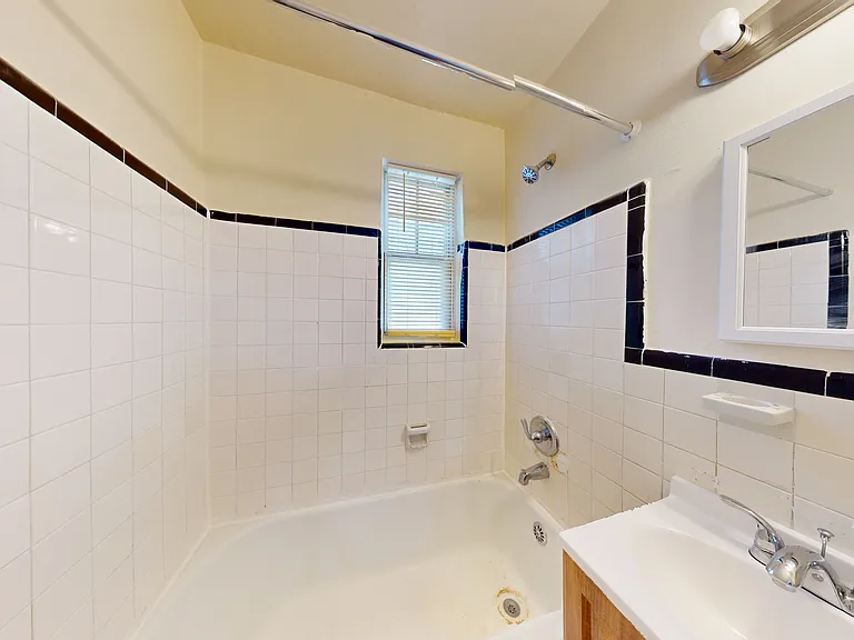 30 Danbury St SE #1 — Photo 19