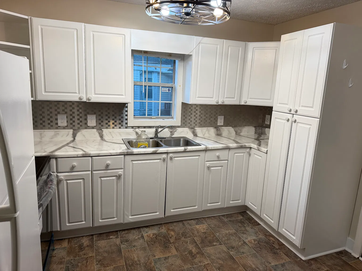 2 bed, 1001 sqft, $1,300 — Photo 4