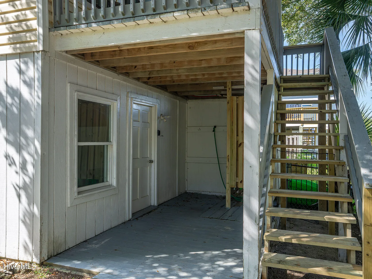 3 bed, 2.0 bath, 1028 sqft, $2,200 — Photo 3